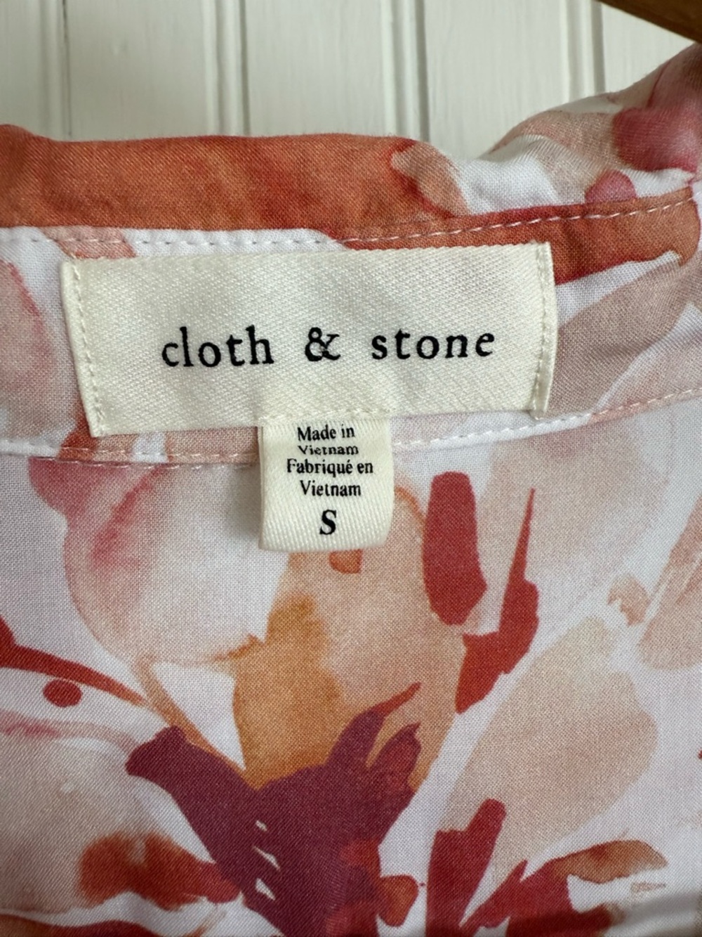 Cloth & Stone Watercolor Floral Button-Up Shirt Size Small Pink & Rust - Picture 2 of 5